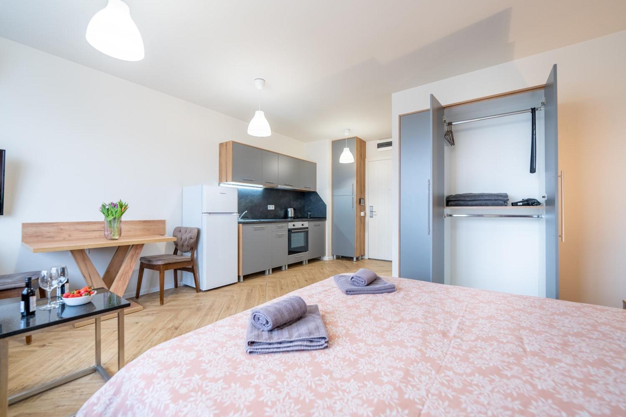 Wow Studios For Rent - Bul Montevideo 25A - B София Экстерьер фото