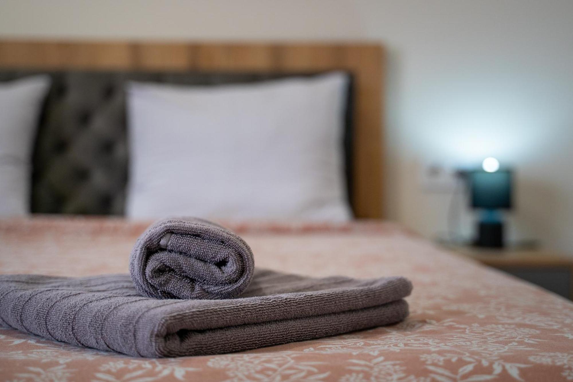 Wow Studios For Rent - Bul Montevideo 25A - B София Экстерьер фото