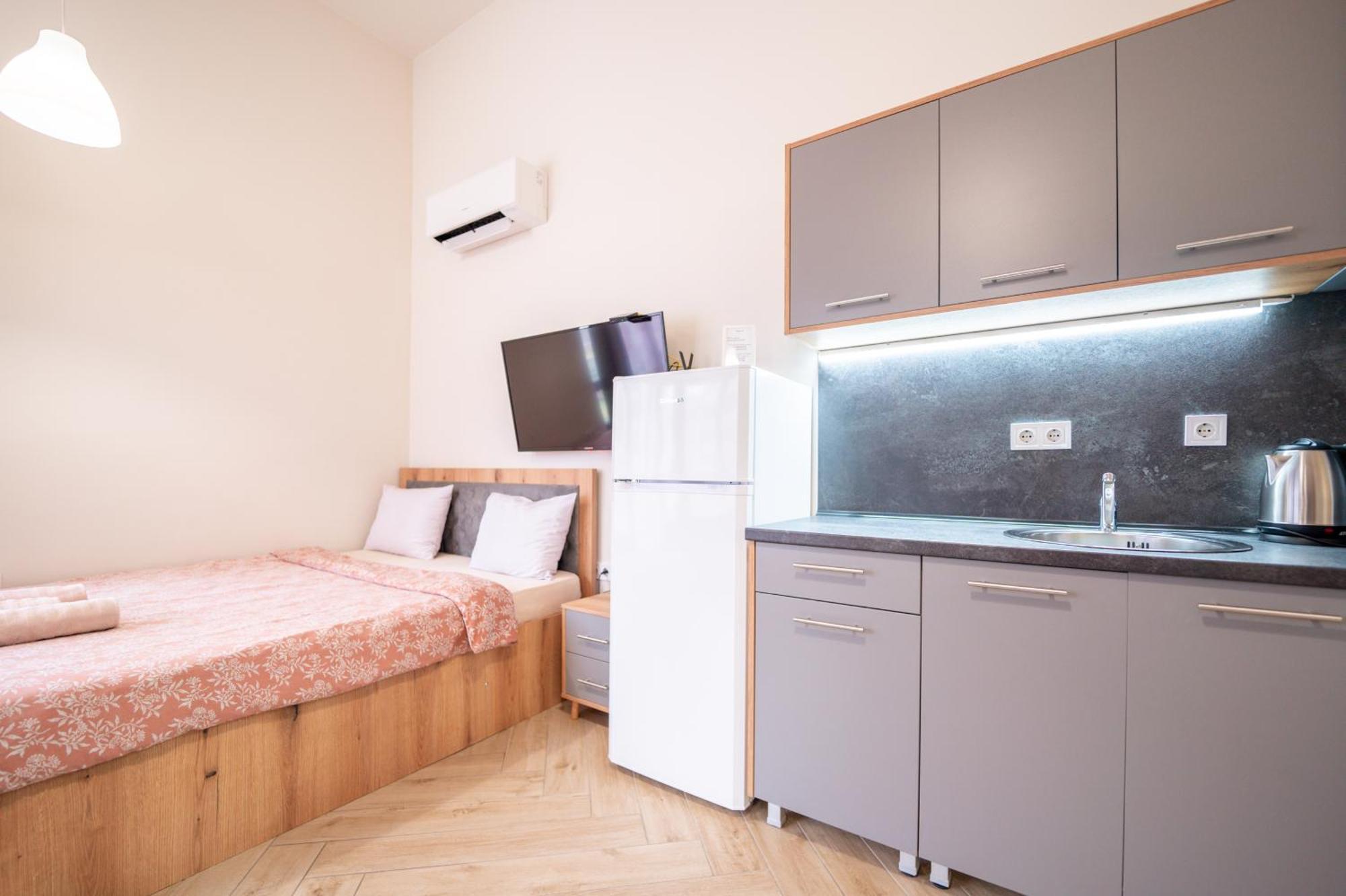 Wow Studios For Rent - Bul Montevideo 25A - B София Экстерьер фото