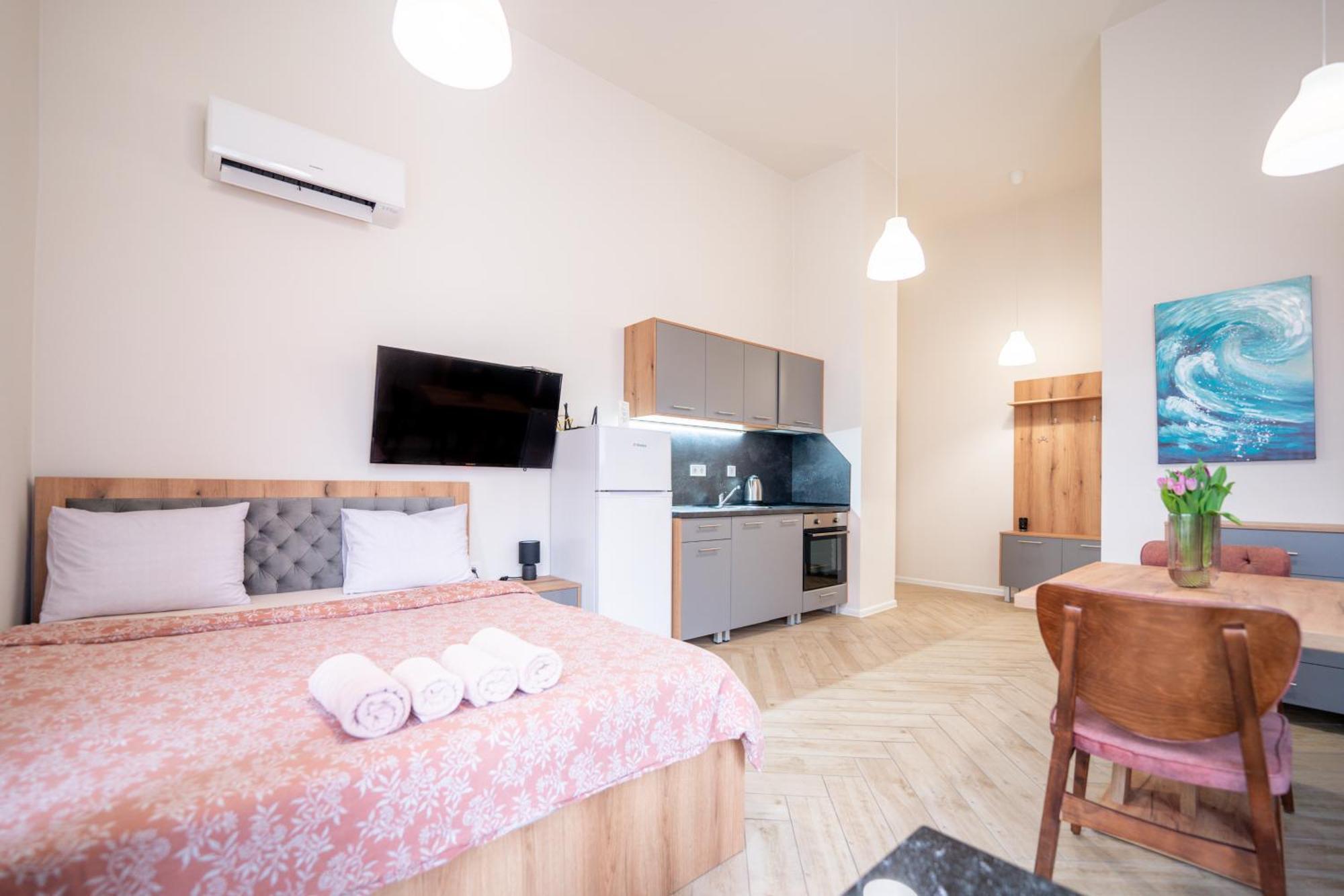 Wow Studios For Rent - Bul Montevideo 25A - B София Экстерьер фото