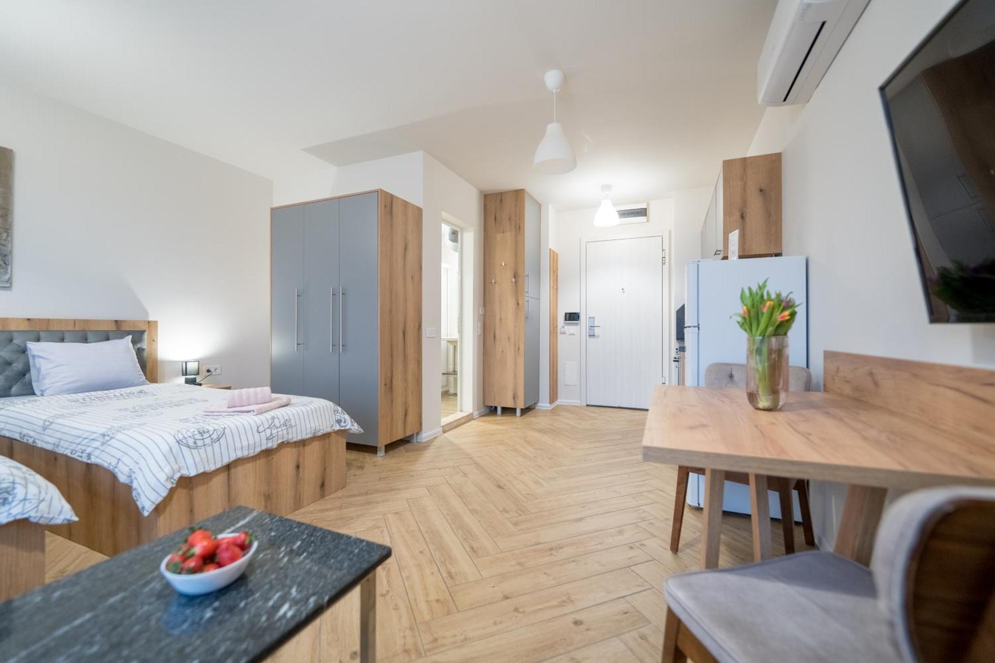 Wow Studios For Rent - Bul Montevideo 25A - B София Экстерьер фото